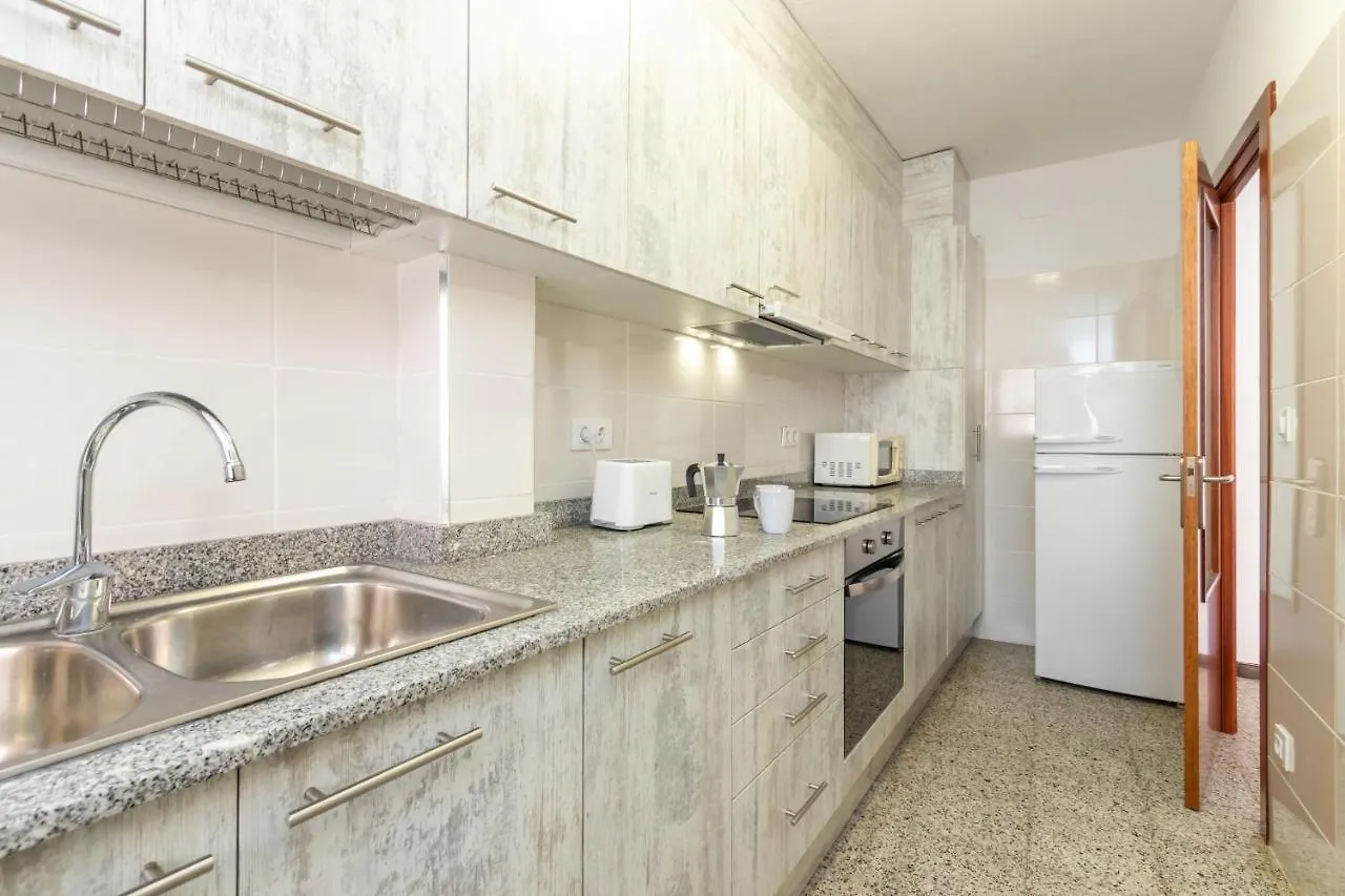 Can Lopits L'Escala 0*,